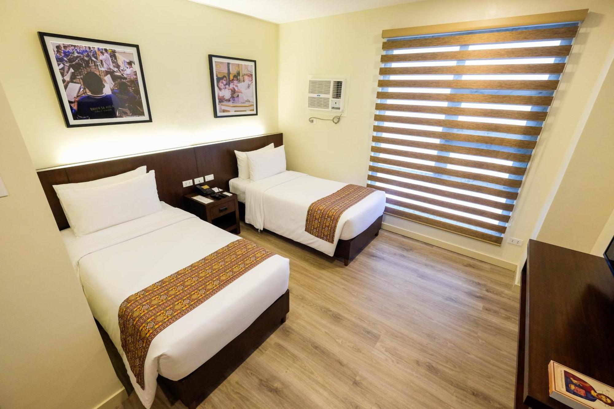 Cebu Quincentennial Hotel Esterno foto